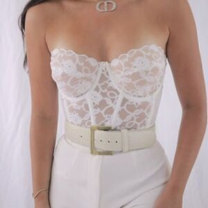 Vintage Ivory Lace 80's Gold Label
Victoria's Secret Bustier Corset Size 34B